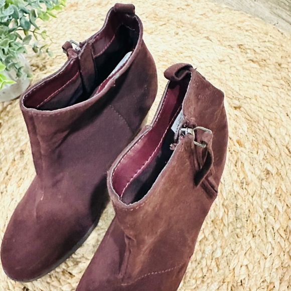 Old Navy Dark Purple Booties - Picture 6 of 11